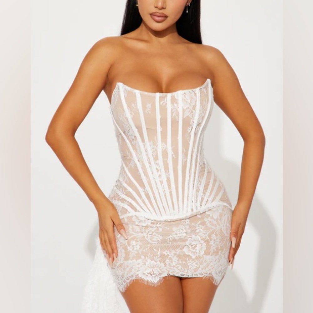 Elegant White Lace Corset Mini Dress - Picture 2 of 9